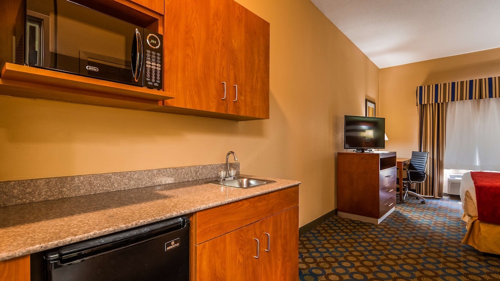 Suite, 2 Queen Beds, Non Smoking, Jetted Tub (Bunk beds) photo 2