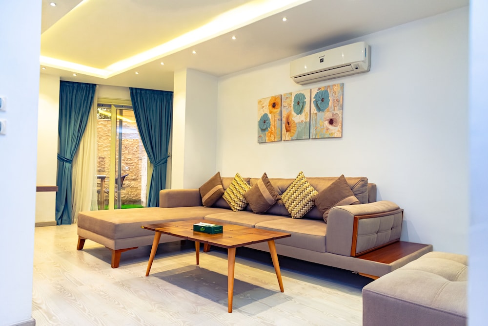 Superior Suite - Photo 1