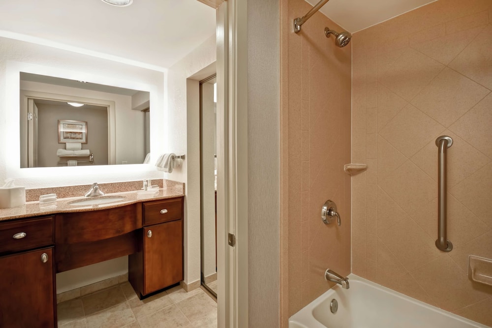 Suite, 2 Double Beds, Accessible, Bathtub (Mobility & Hearing) - Photo 7