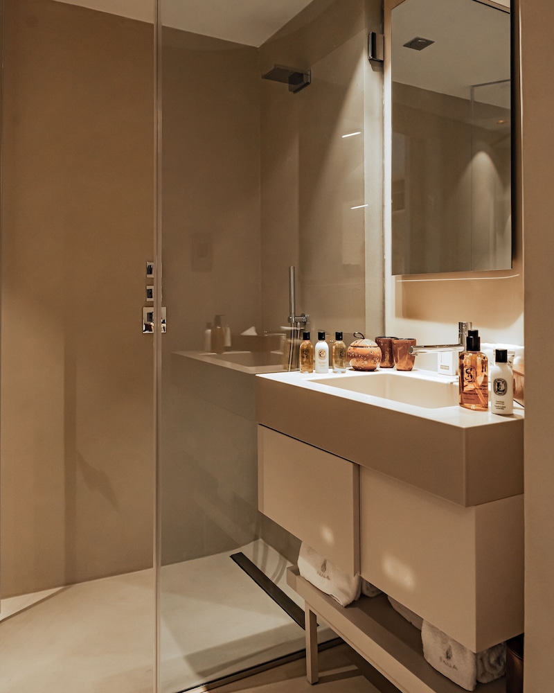 Suite (Annex) - Photo 5