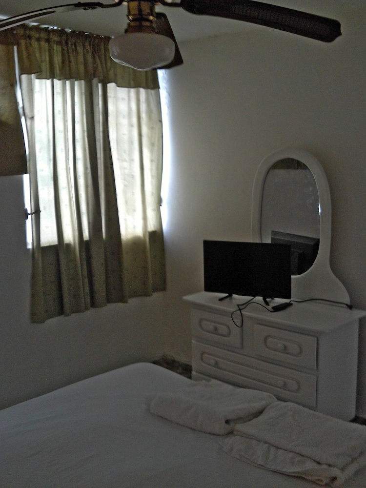 Economy Apartment, 1 Bedroom, Smoking, Garden View photo 2