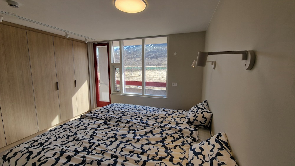 Comfort Apartment, 3 Bedrooms, Mountain View photo 2