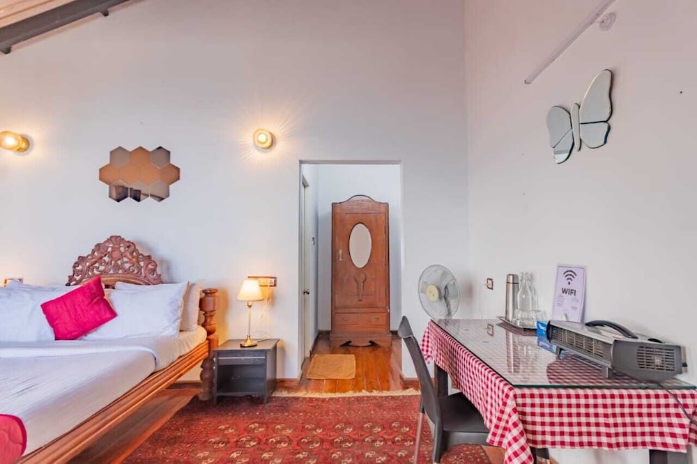 Luxury Triple Room, 1 Bedroom, Non Smoking, Mountain View