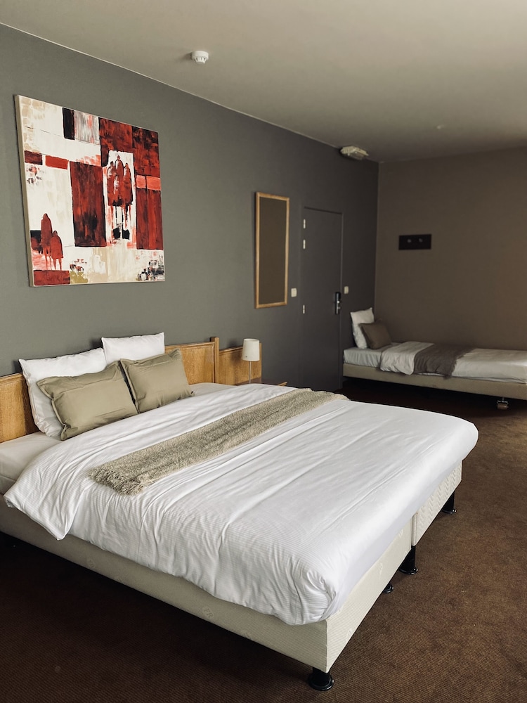 Deluxe Triple Room photo 3