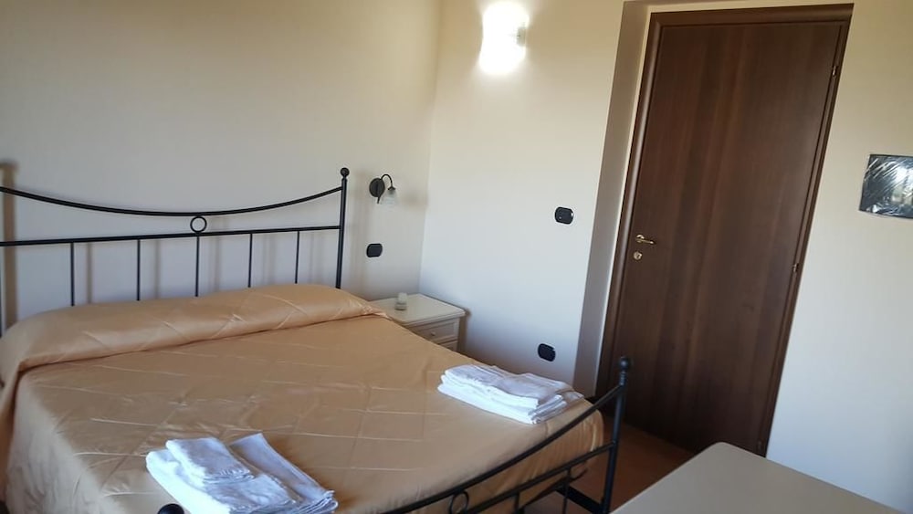 Double or Twin Room photo 2