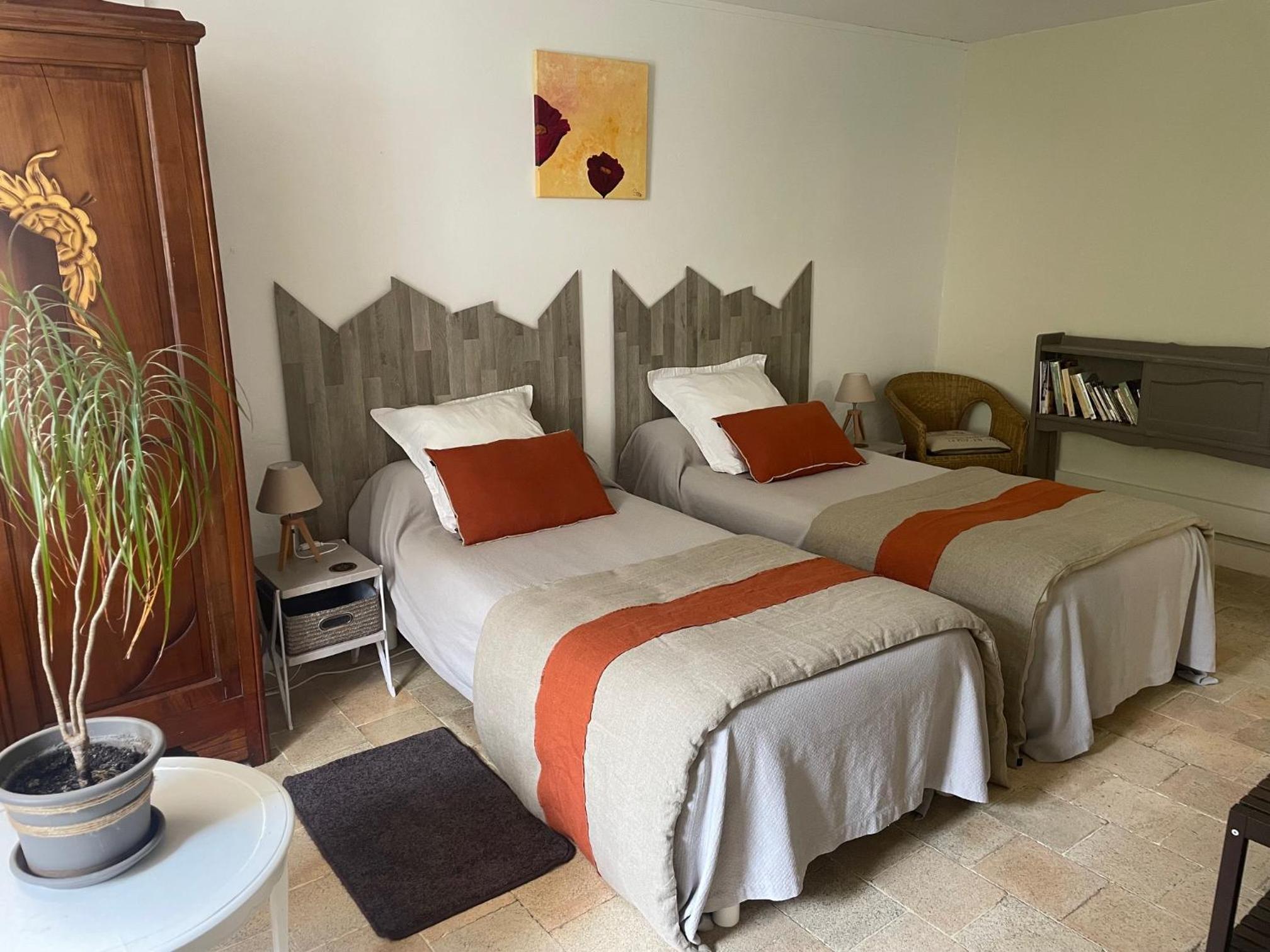 Double or Twin Room with Garden View - Photo 2