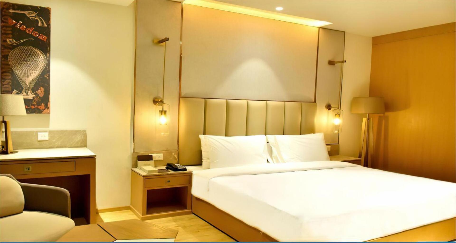 Executive Suite - Photo 8