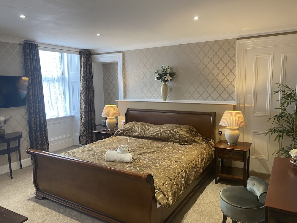 Master suite photo 3