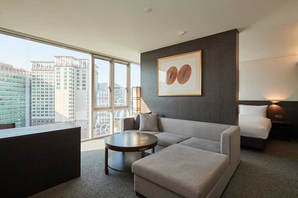 Family Suite Twin Room (Breakfast for 3) - Photo 6
