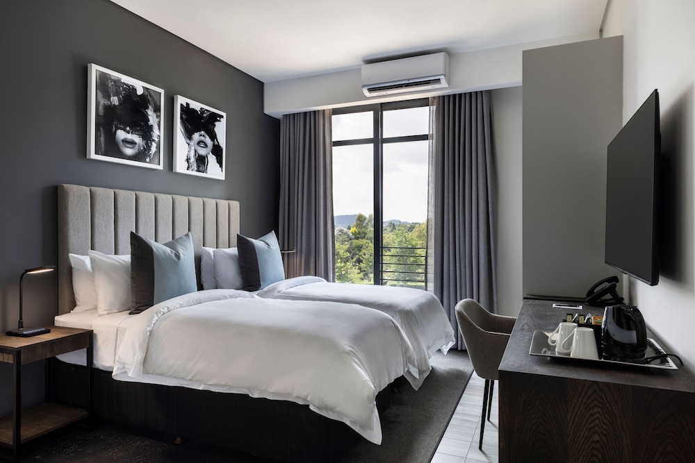 Standard Double Room - Photo 12