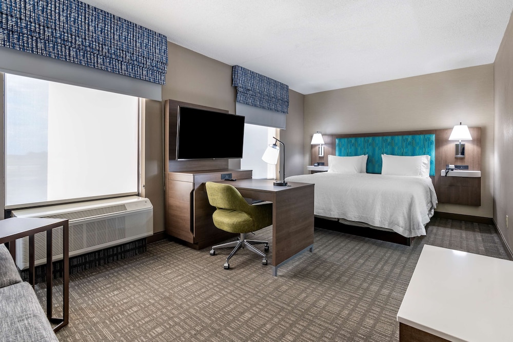Room, 1 King Bed, Accessible - Photo 2