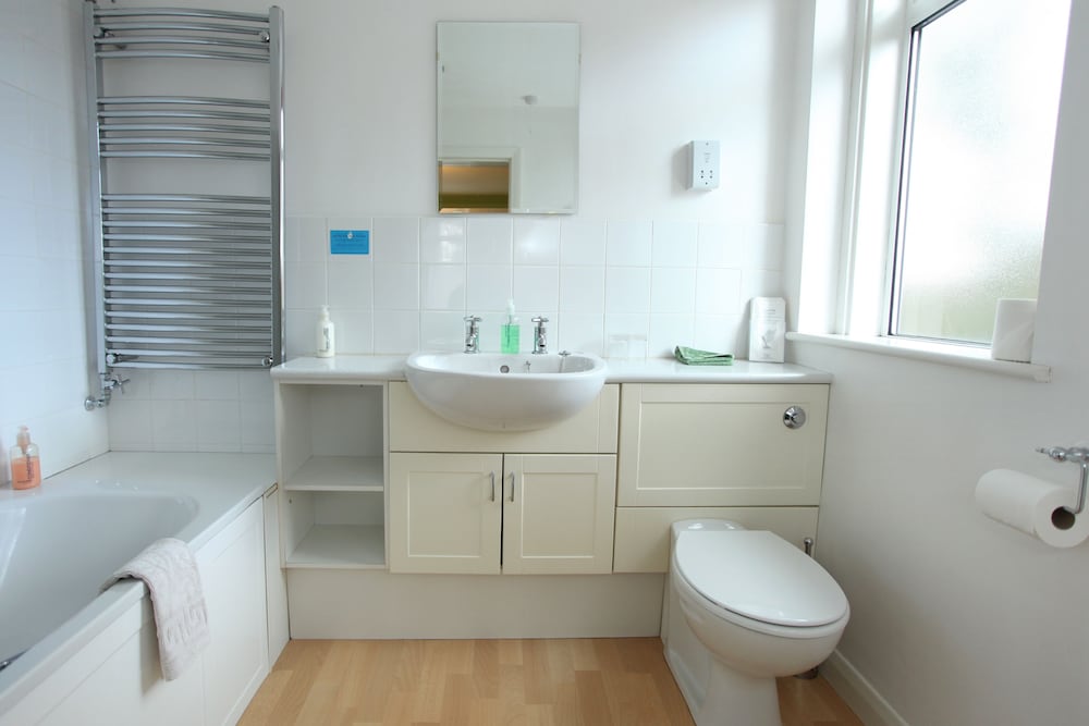 Double or Twin Room, Non Smoking, Private Bathroom photo 3