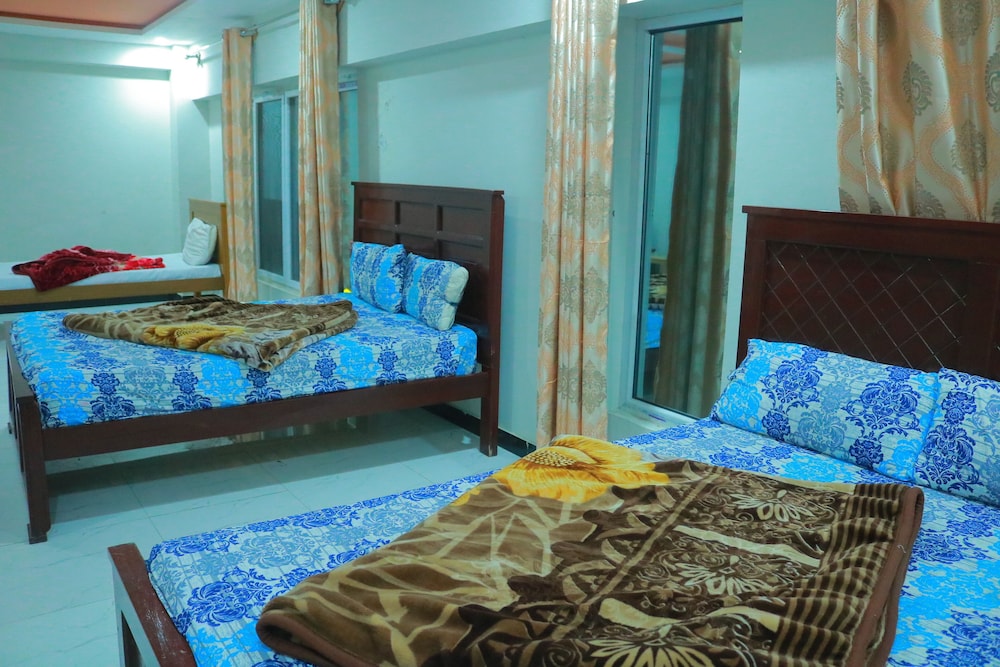 Family Room - Photo 4