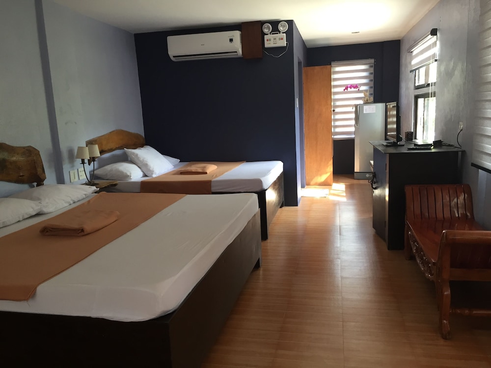 Second Floor Family Seaview Room for 5 Pax photo 2