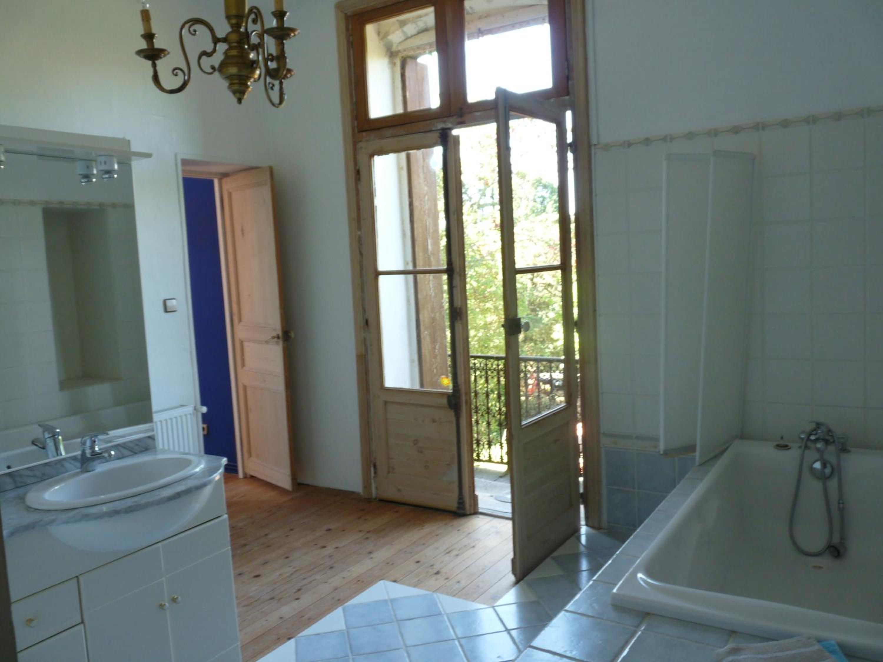 Suite with Pool View photo 3