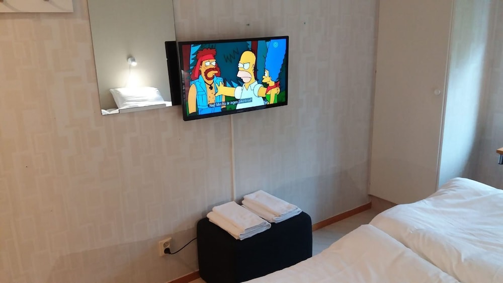 Comfort Single Room, 2 Twin Beds, Private Bathroom photo 3