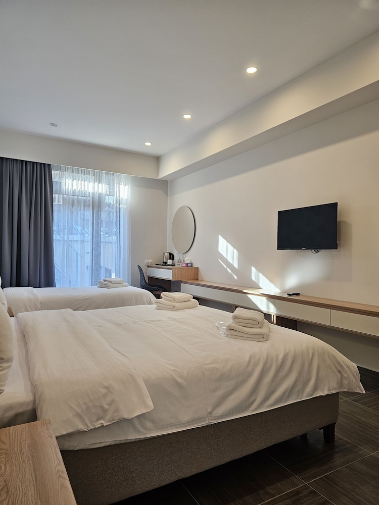 Deluxe Triple Room, Patio (Ground floor) photo 2