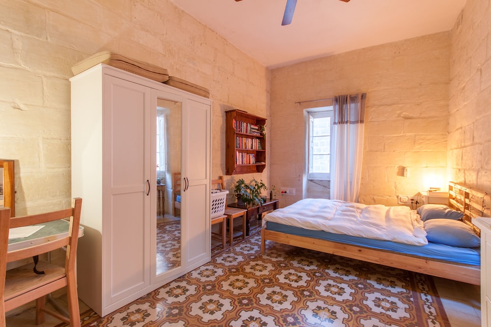 Standard Townhome, 1 Double Bed (Senglea, Typical Seaview Townhouse)
