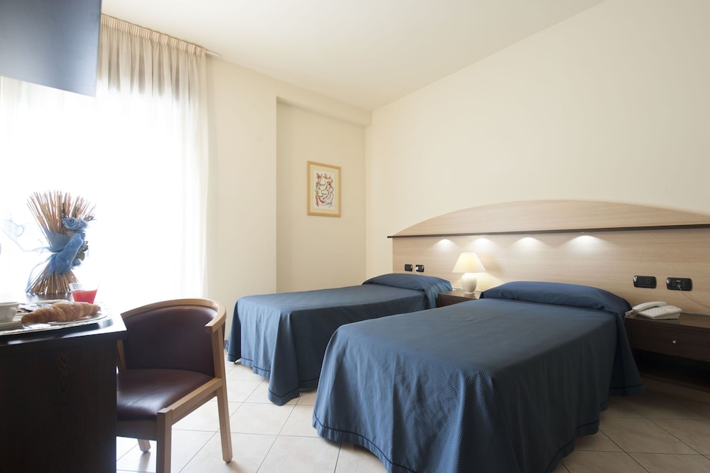 Standard Room, 2 Twin Beds