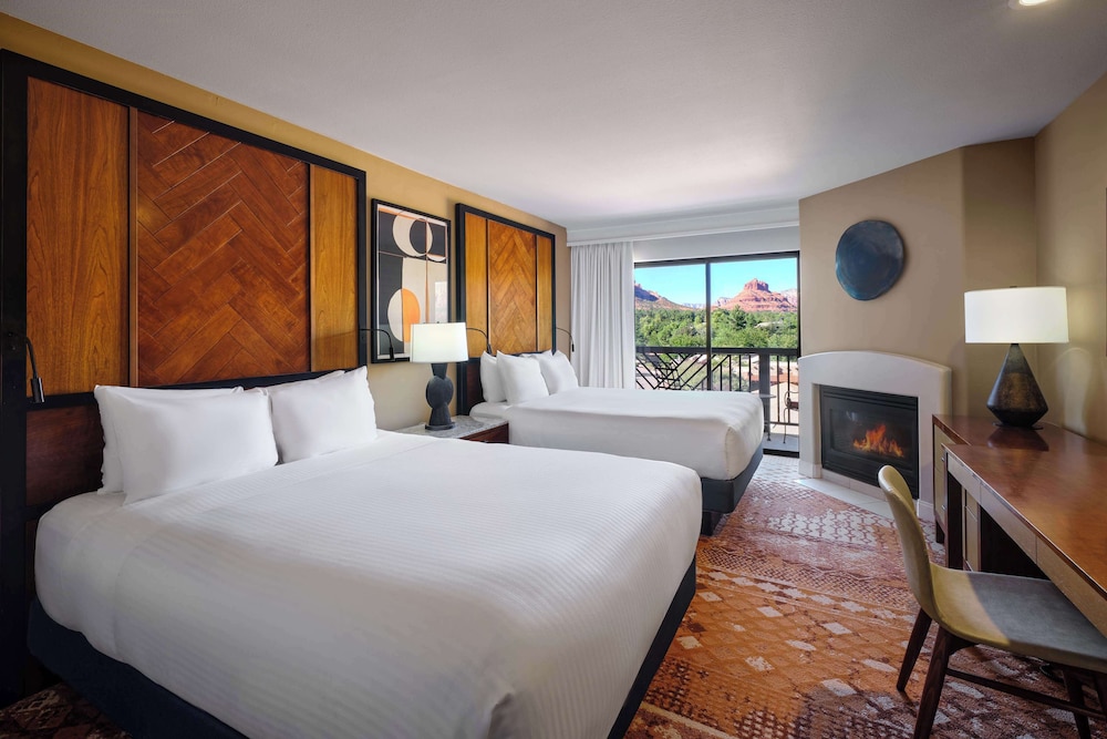 One Bedroom Suite, Two Queen Beds, Non-Smoking - Photo 4