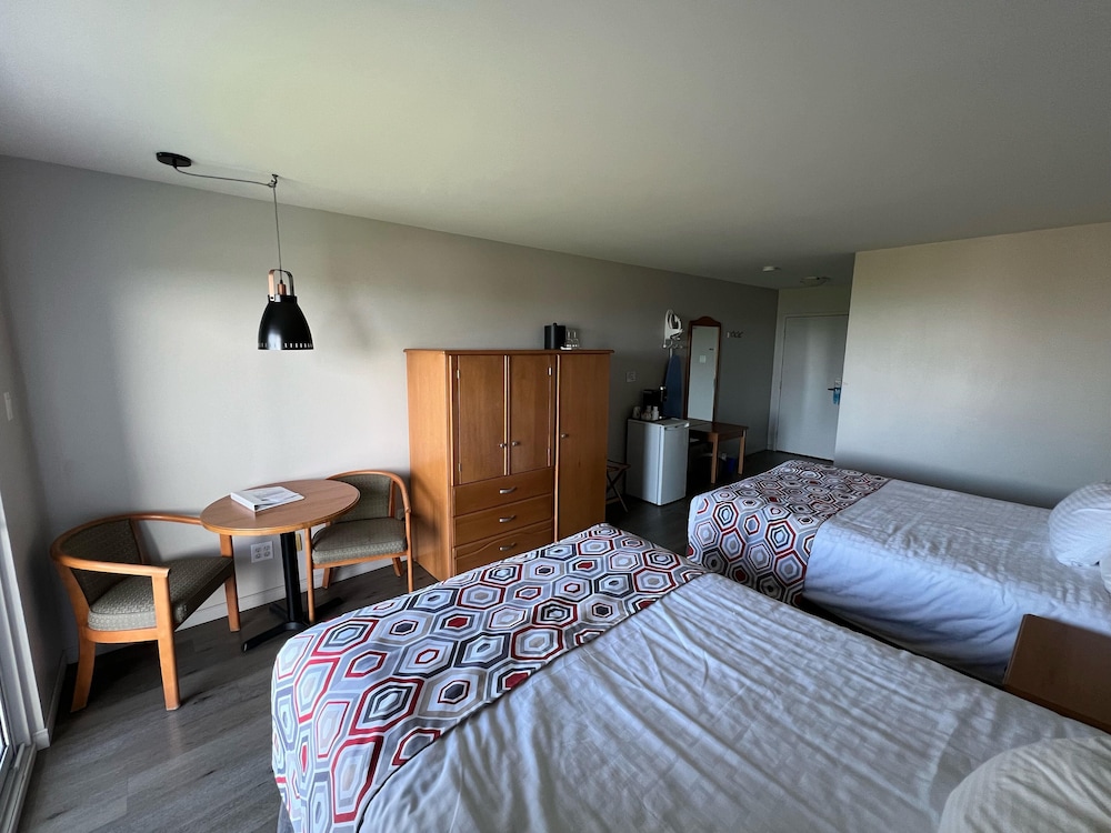 Chambre Supérieure, 2 Lits Queen