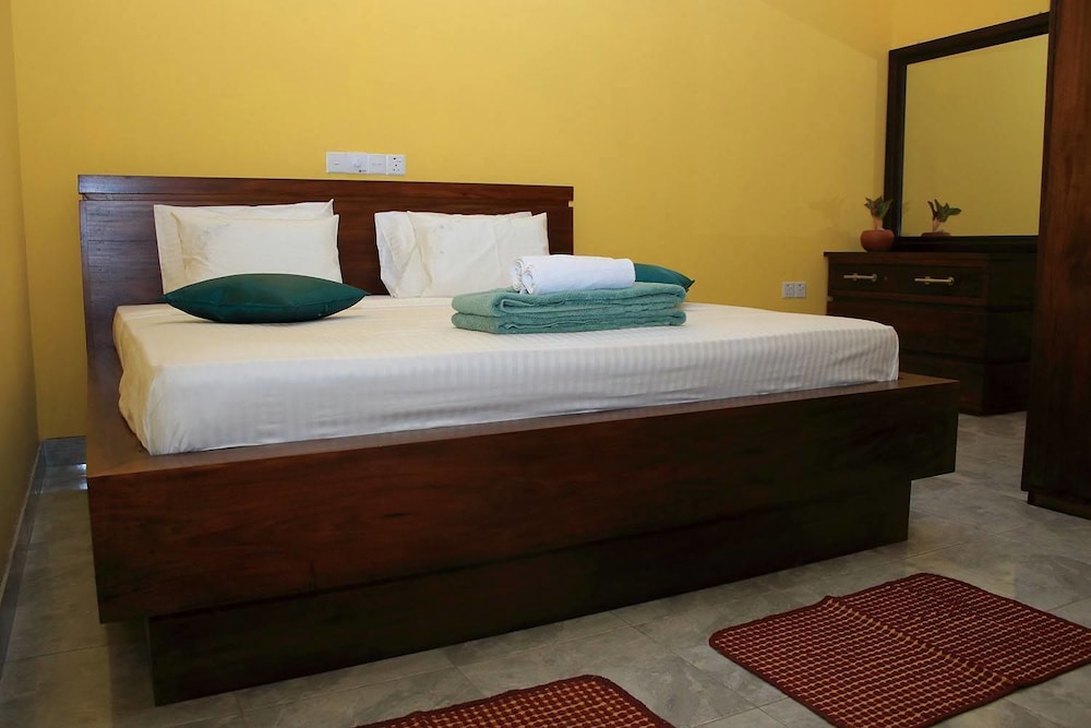 Standard Room, 1 King Bed photo 1