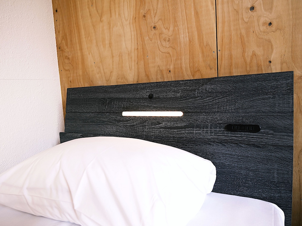 Twin Room, 2 Twin Beds, Non Smoking - Photo 10