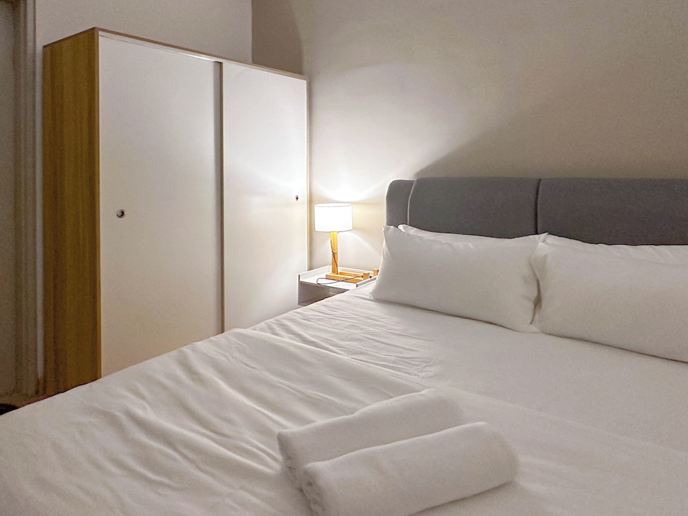 Apartment, 2 Bedrooms, Air conditioning photo 3