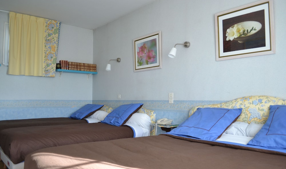 Family Quadruple Room, 2 Bedrooms, Garden View