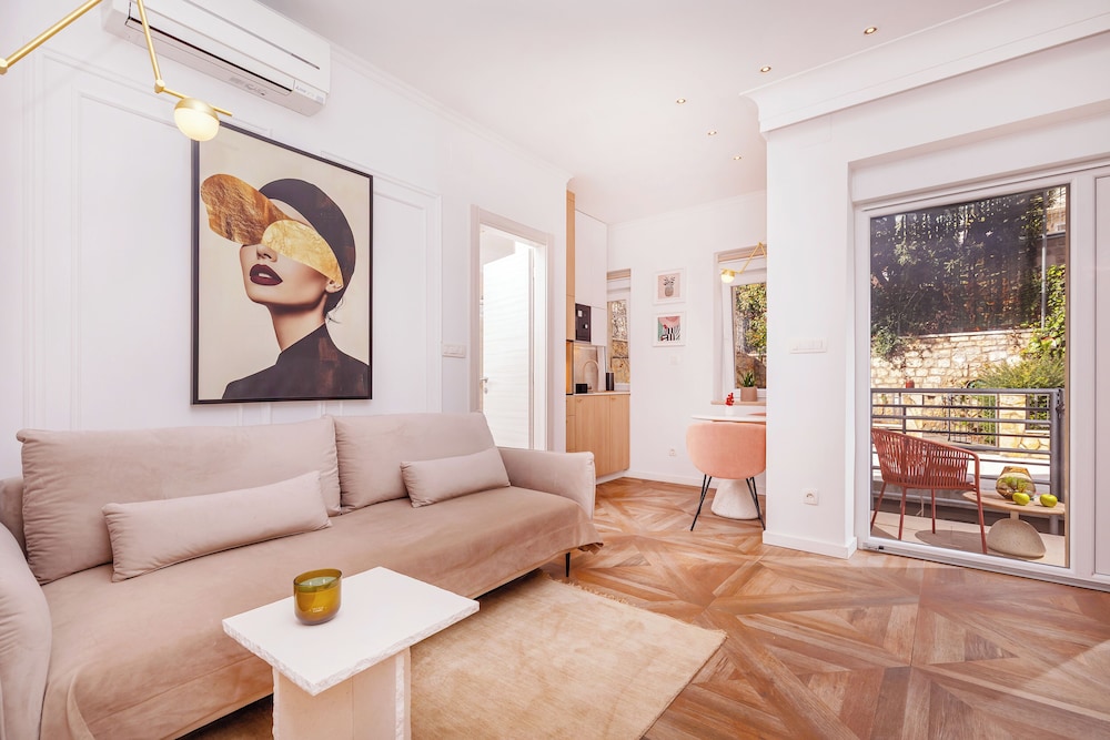 Junior Studio Suite, Garden View