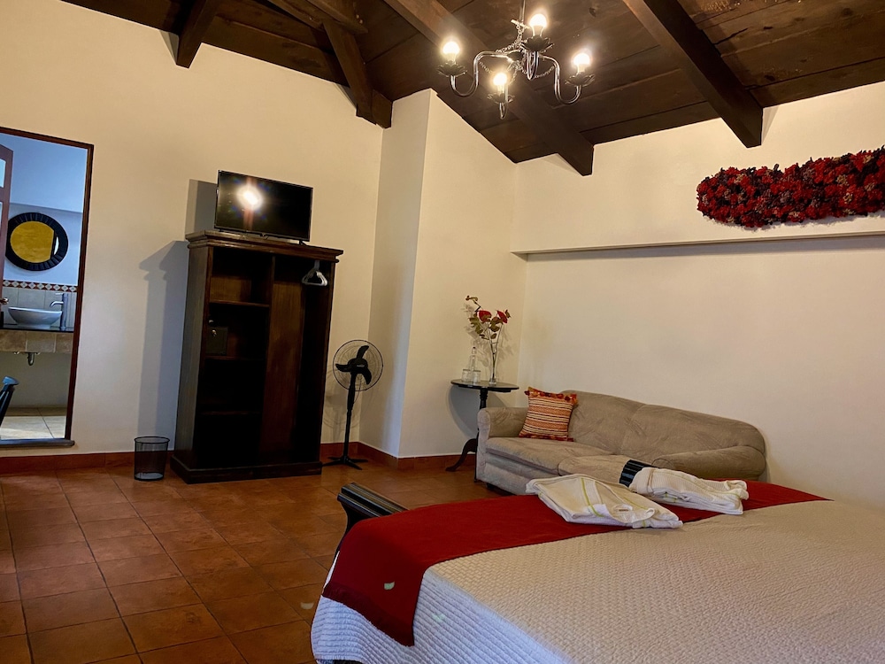 Deluxe Double Room, Bathtub (# 10)