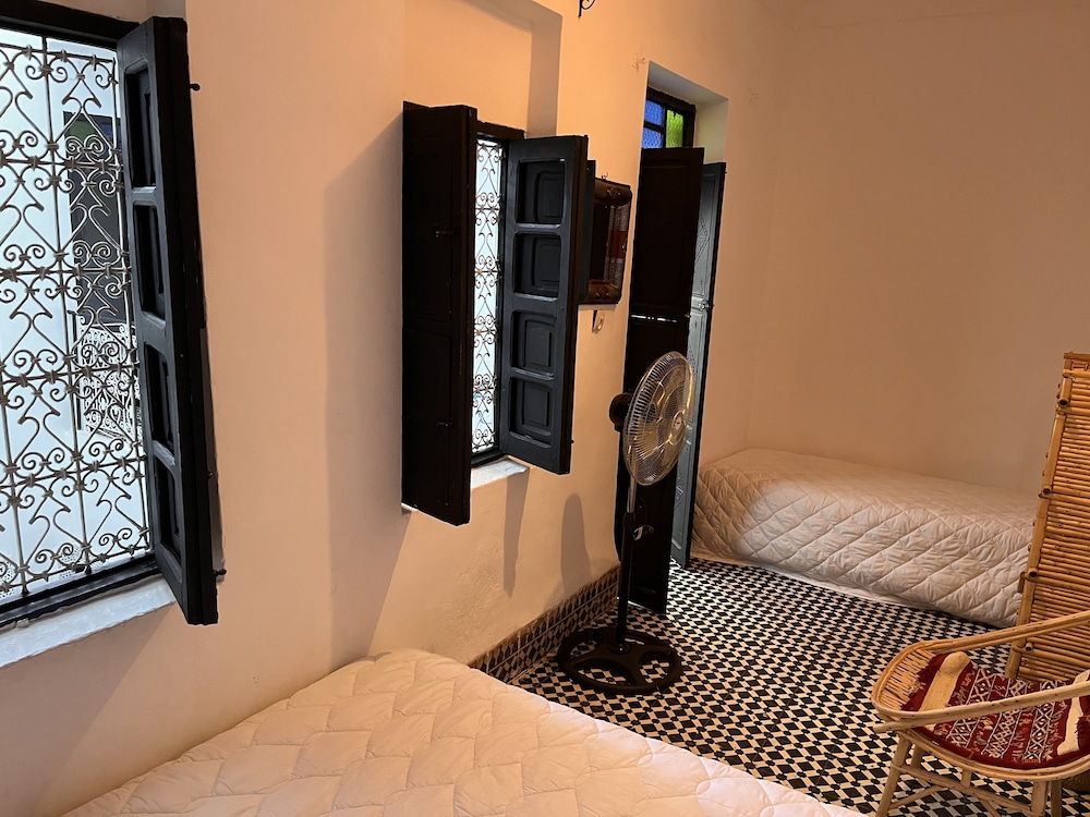 Standard Triple Room - Photo 10