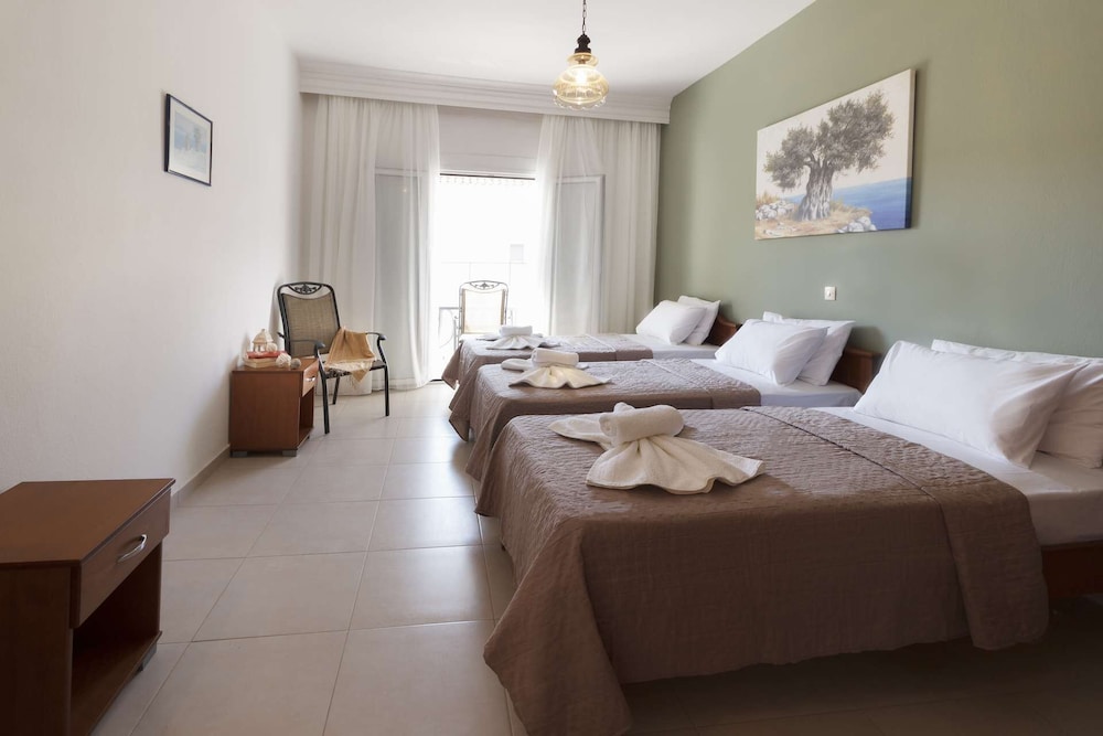Economy Triple Room