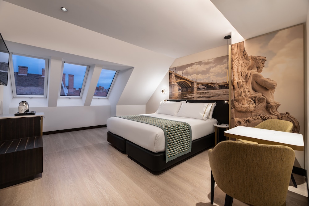 Premium Triple Room