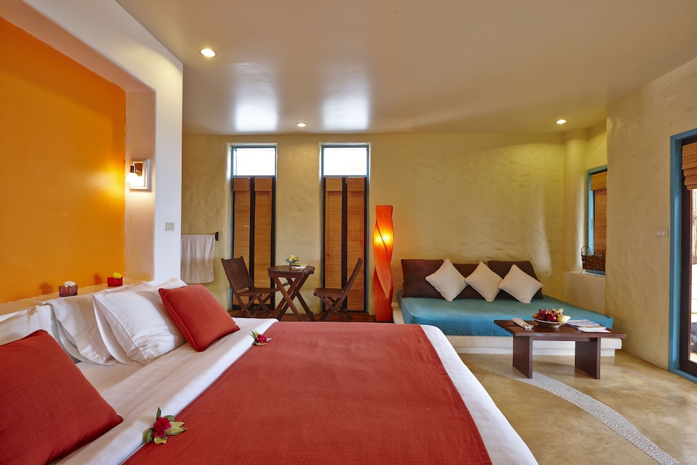 Beach Front Suite - Photo 12