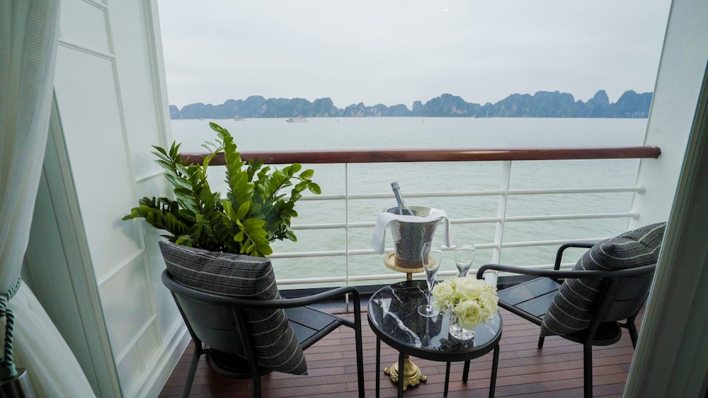 Grand Executive Cabin, Balcony (2 Days 1 Night) - Photo 6
