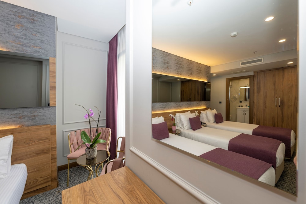 Standard Double or Twin Room photo 2
