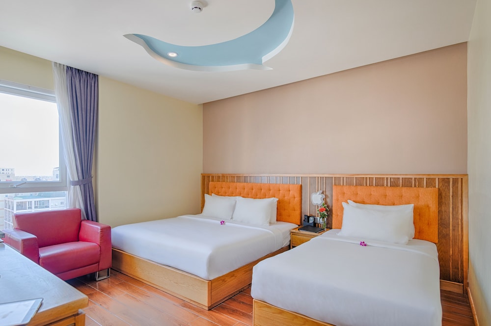 Family Triple Room, Multiple Beds, City View photo 1