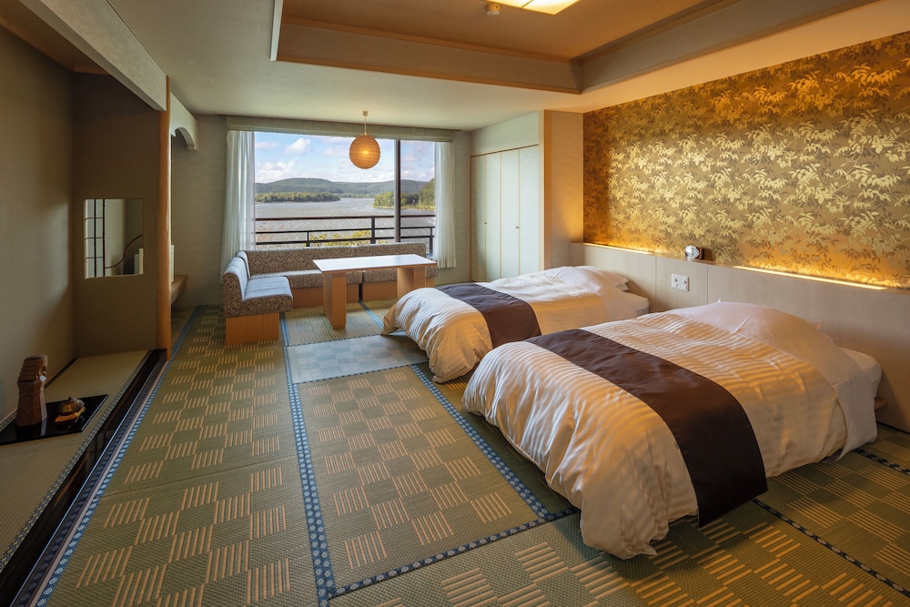 XXXRoom