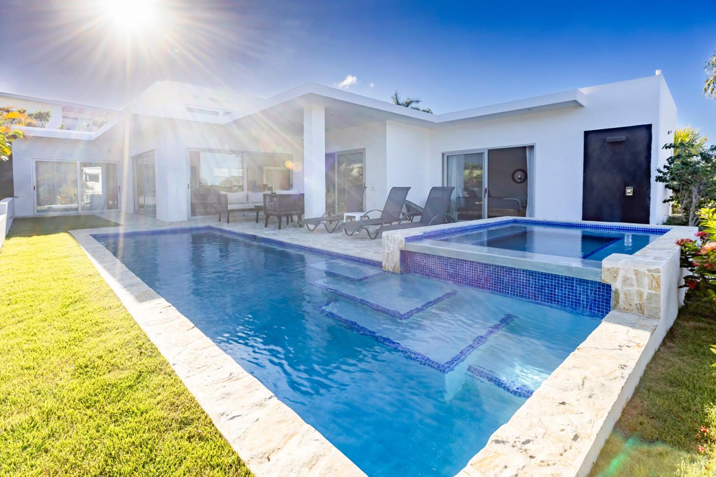 Deluxe Villa photo 2