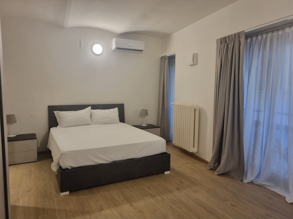 Apartment photo 2