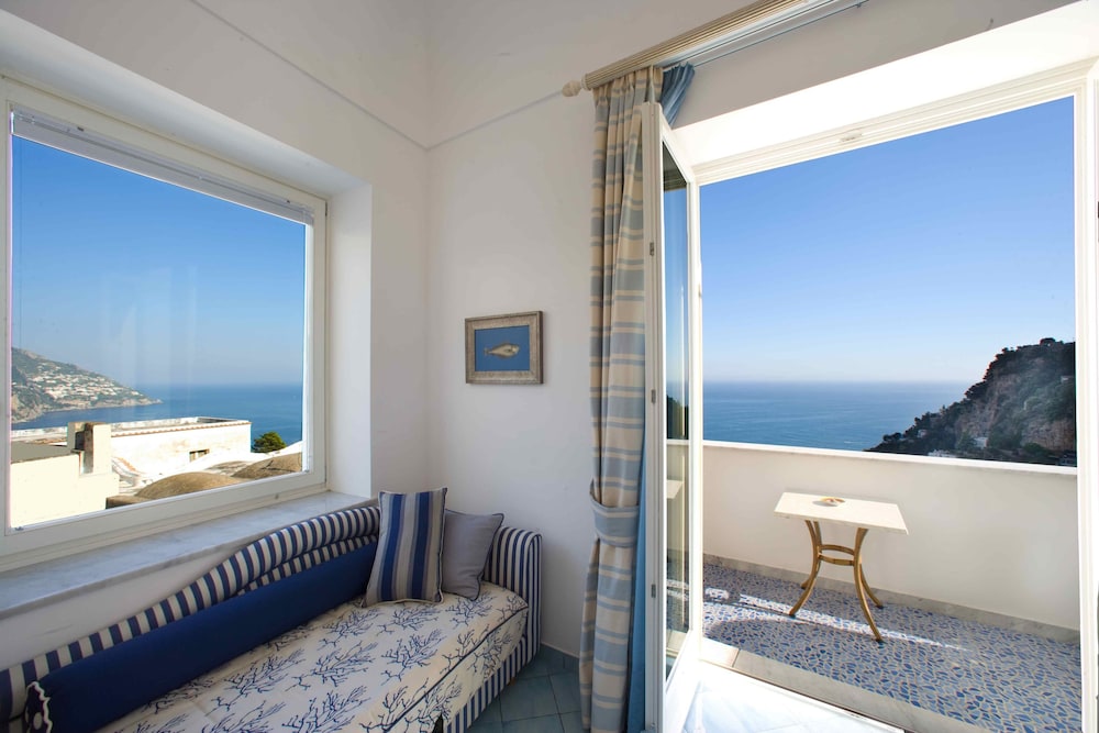 Superior Room, Balcony, Sea View - Photo 10