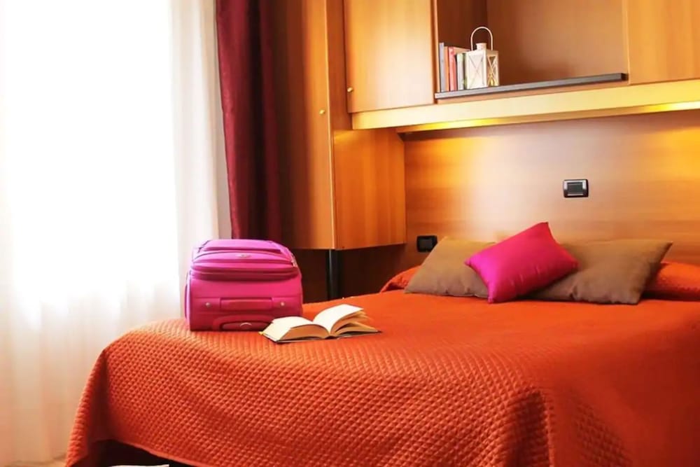 Double or Twin Room photo 3