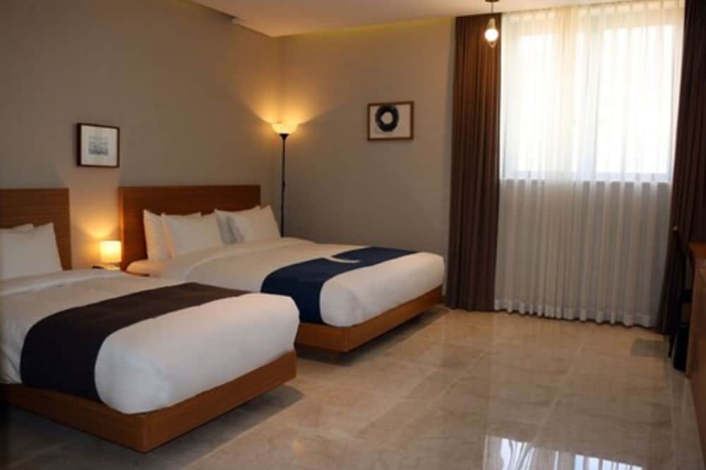 [Breakfast for 2 PKG] Deluxe Twin (For 3 people, extra person fee(15,000KRW) surcharged on the spot)