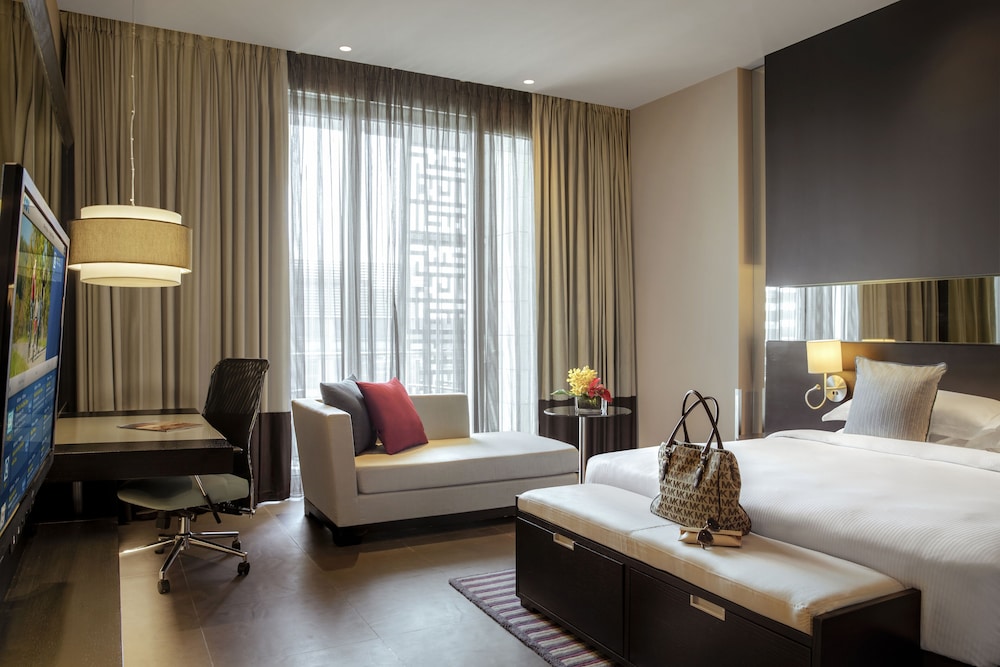 Suite, 2 Bedrooms, Balcony photo 1