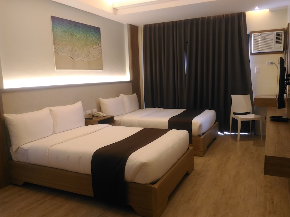 Premier Deluxe Double Room with Direct Pool Access