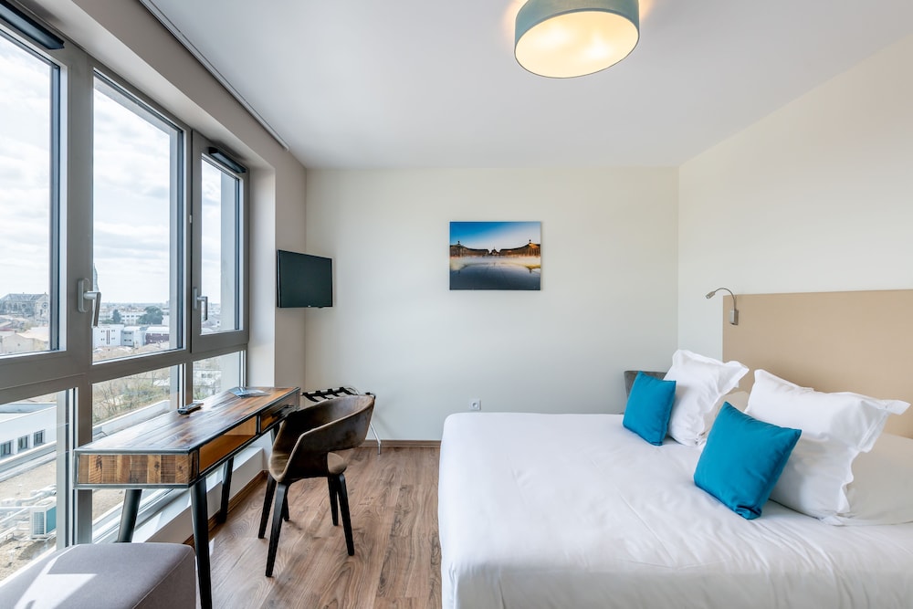COMFORT STUDIO (DOUBLE BED)