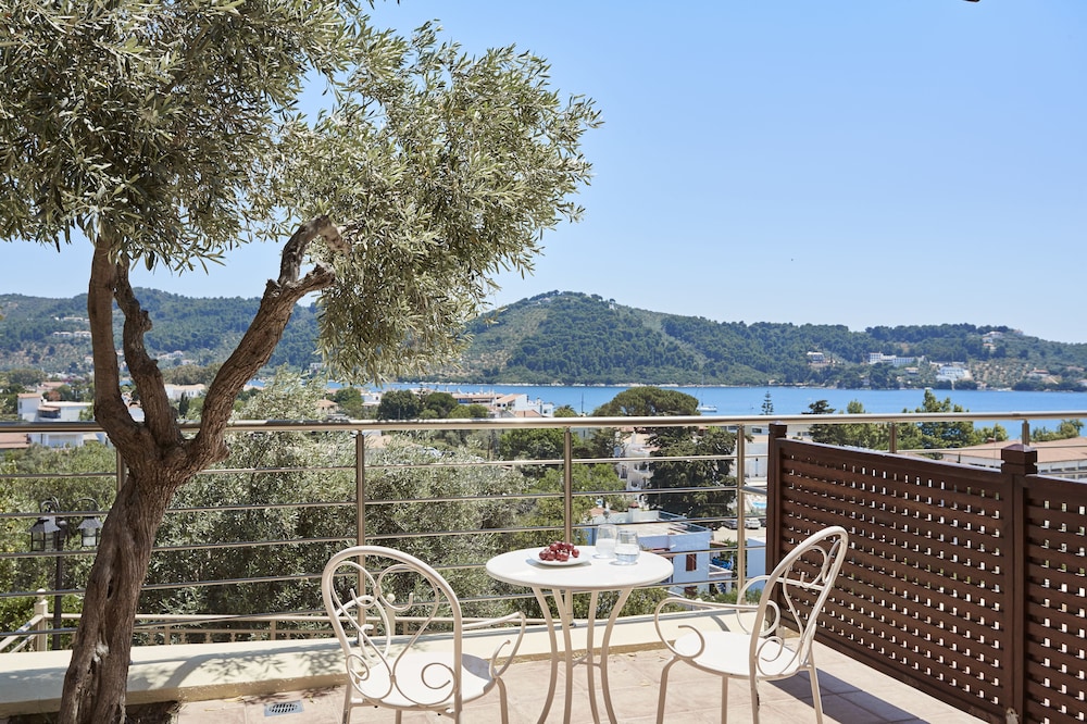 House, 2 Bedrooms, Sea View