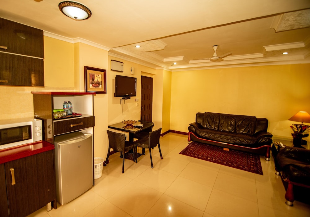 Apartment, 2 Bedrooms - Photo 1