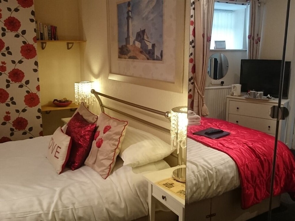 Suite, Ensuite photo 3